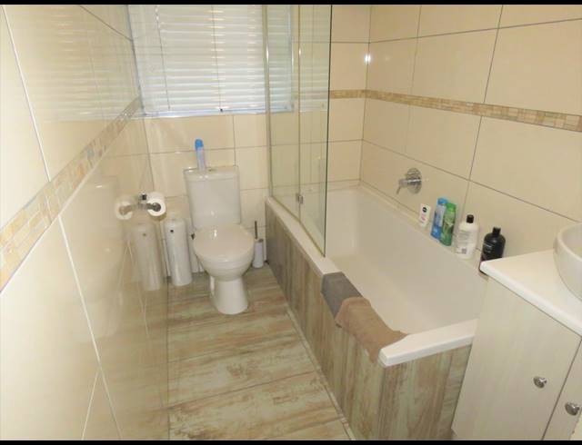 3 BEDROOM HOUSE TO LET IN RUYTERWACHT